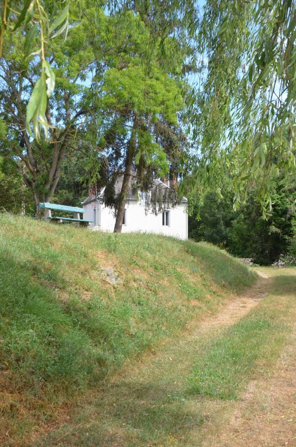 Au Bord De L'Eau Appartement 50 M2 Chambon-sur-Voueize ภายนอก รูปภาพ